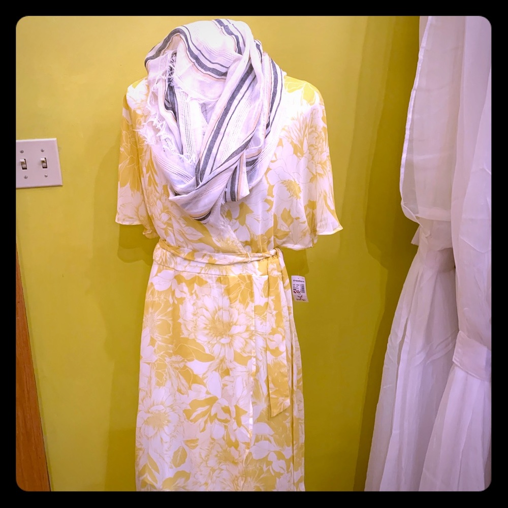 Beautiful floral tie dress with tags